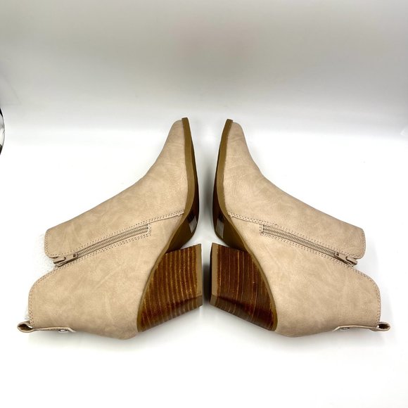 DV Dolce Vita‎ Size 9 Beige Taupe Faux Vegan Leather Western Ankle Boots Shoes - Picture 8 of 15